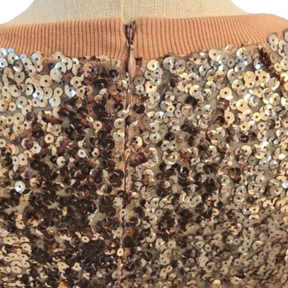 LOVE SADIE Rose gold sequin top with super soft and comfy lining - Picture 5 of 6